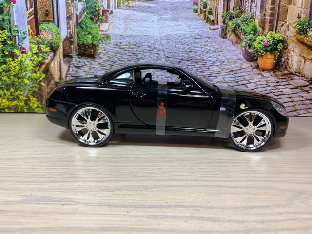 1:18 Brand New Lexus SC 430 Custom Low Motion diecast - photo 4