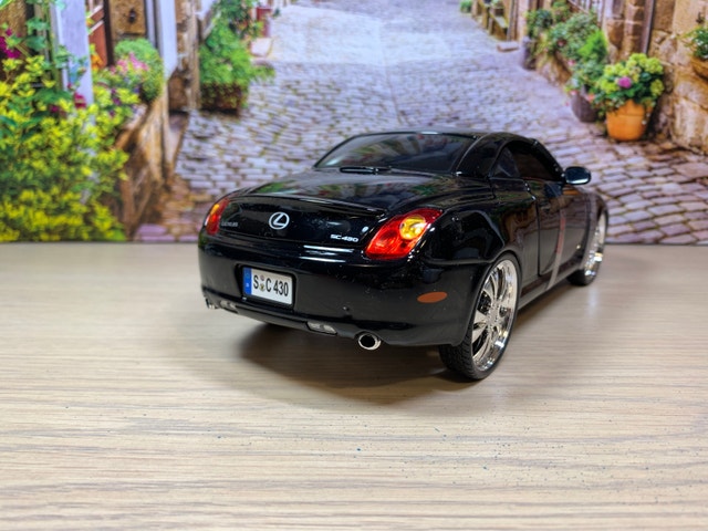1:18 Brand New Lexus SC 430 Custom Low Motion diecast - photo 5