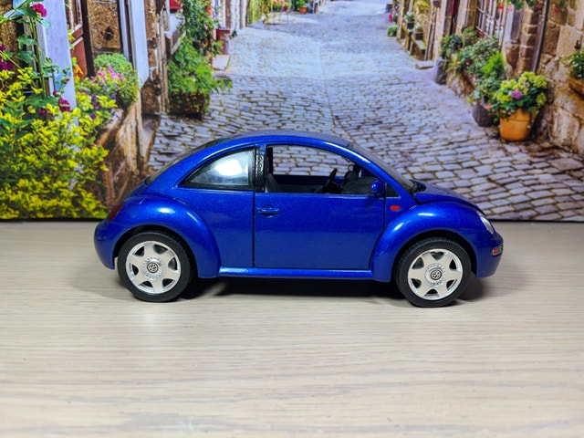 1:18 Made in Italy 1998 Volkswagen Beetle diecast Model car - photo 3