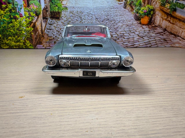 1:18 1963 Dodge 330 Silver diecast Model car New with Box - photo 2