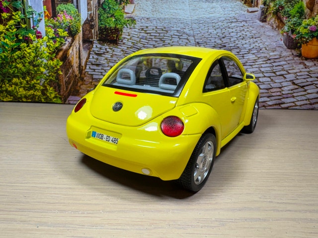 1:18 Made in Italy 1998 Volkswagen New Beetle Diecast Model - photo 5
