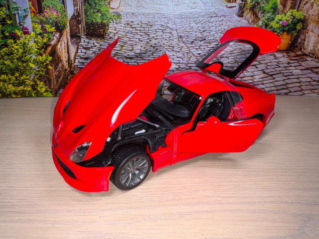 1:18 Brand New 2013 Dodge SRT Viper GTS Diecast Model car