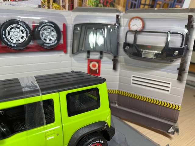 1:18 Brand New Diecast SUV Suzuki Jimny w Off-Road Refitting kit - photo 2