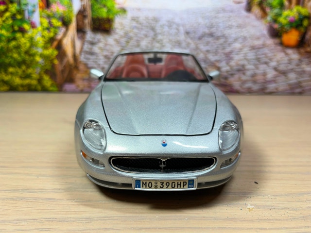 1:18 2004 Maserati Spyder silver diecast Model car NO BOX - photo 3