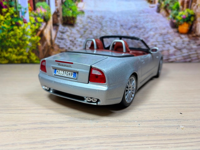 1:18 2004 Maserati Spyder silver diecast Model car NO BOX - photo 4