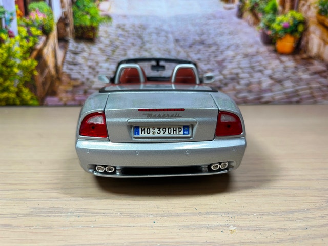 1:18 2004 Maserati Spyder silver diecast Model car NO BOX - photo 5