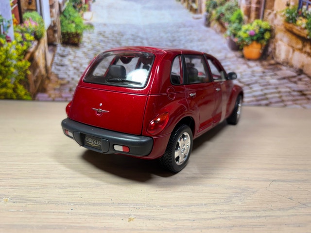 1:18 Brand New Chrysler PT Cruiser diecast Model Car - photo 4