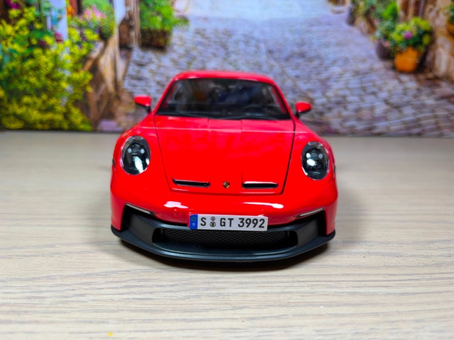 1:18 Brand New 2022 Porsche 911 GT3(992) diecast model - photo 2
