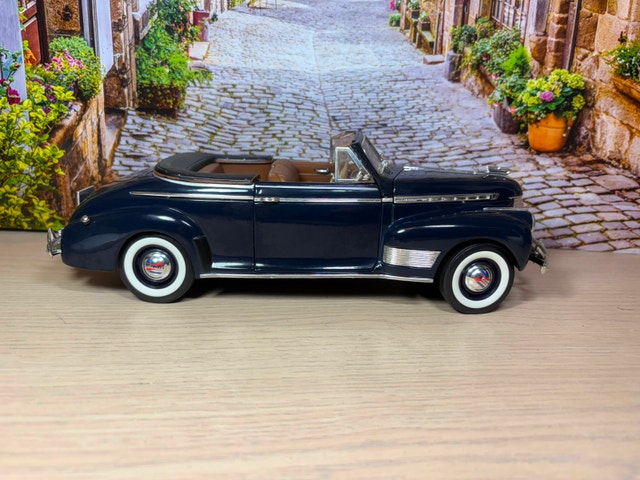 1:18 New in Box 1941 Chevrolet Special Deluxe Diecast Model - photo 4