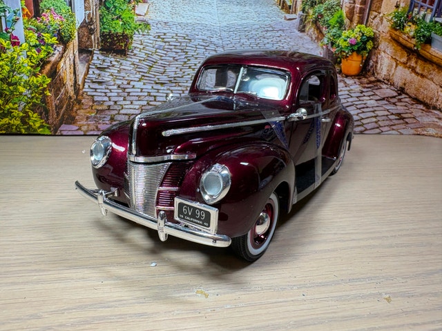 1:18 Brand New 1940 Ford Coupe Diecast Model