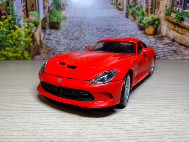 1:18 2013 Dodge Viper SRT GTS diecast model car NO BOX