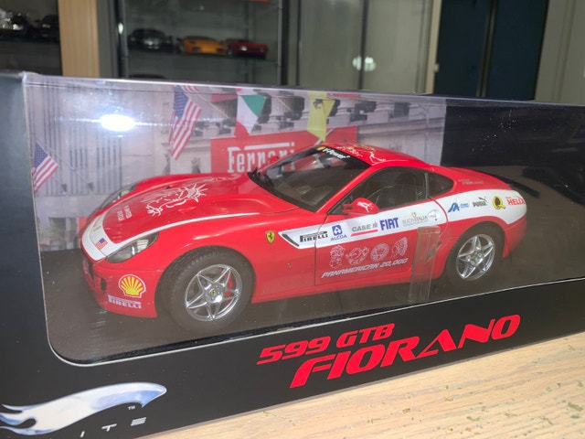 1:18 Hot Wheels Elite Ferrari 599 GTB Fiorano Diecast Model car - photo 2