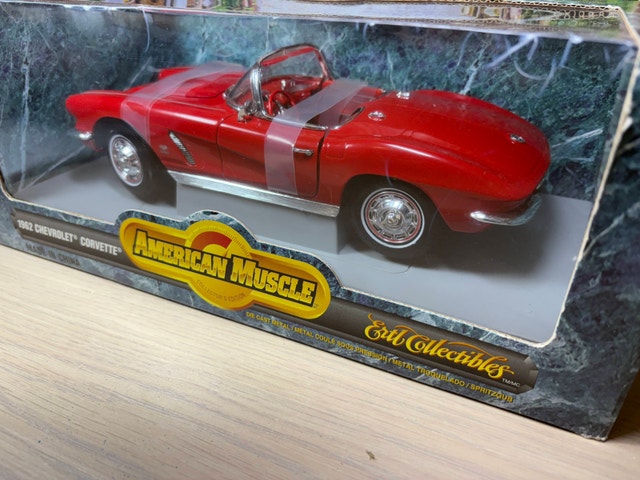 1:18 Ertl 1962 Chevrolet Corvette Diecast Model car New in box - photo 5