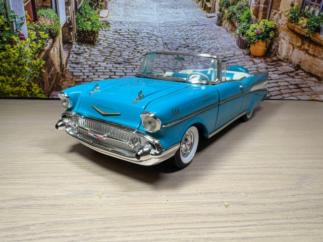 1:18 ERTL 1957 Chevy Bel Air Convertible 40th Anniversary - photo 3