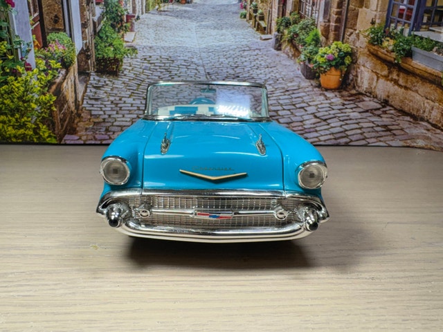 1:18 ERTL 1957 Chevy Bel Air Convertible 40th Anniversary - photo 4
