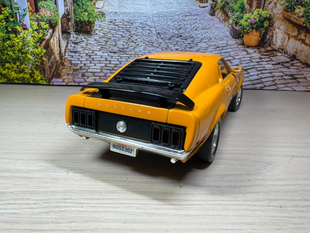 1:18 ERTL 1970 Ford Mustang Boss 302 (Shaker hood) diecast NIB - photo 4