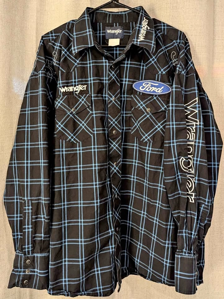 00's XL Wrangler Rodeo Ford Patch and Embroidery Long Sleeve