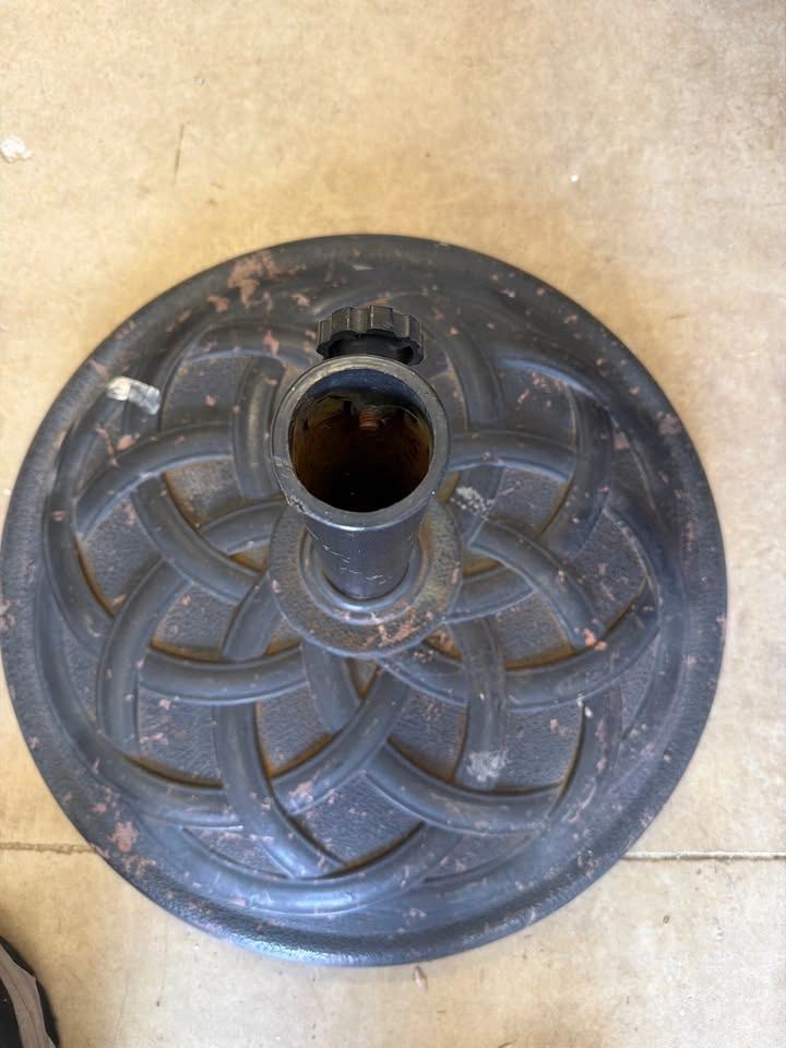 Patio Umbrella Base Stand Black Metal — Used - photo 3