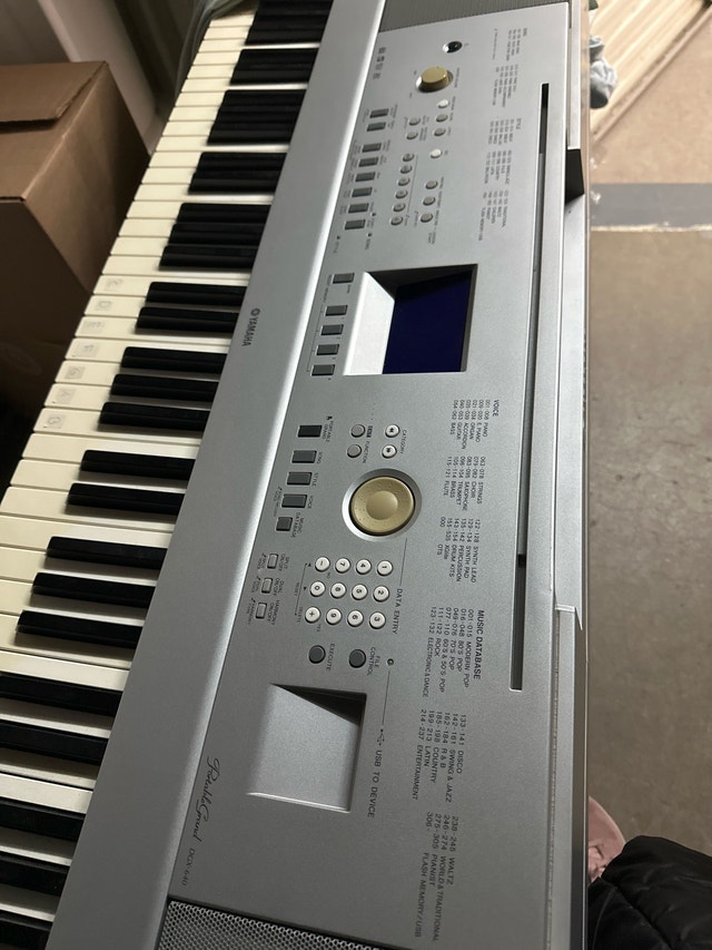 Yamaha DGX-205 Portable Keyboard - photo 2