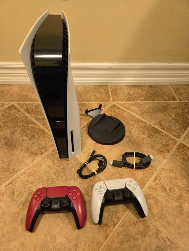 PS5 Disc Edition + 2 Controllers