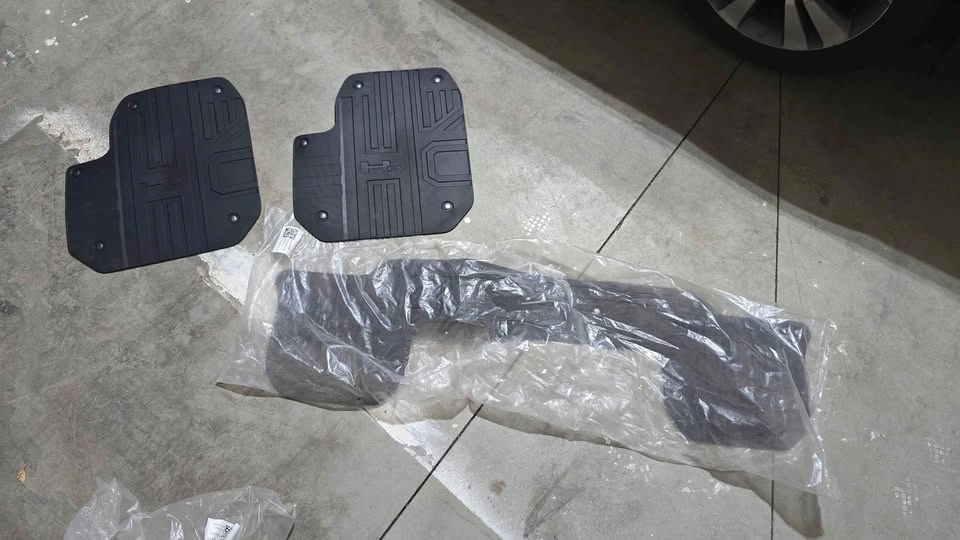 Winter mats for Hummer EV - photo 2