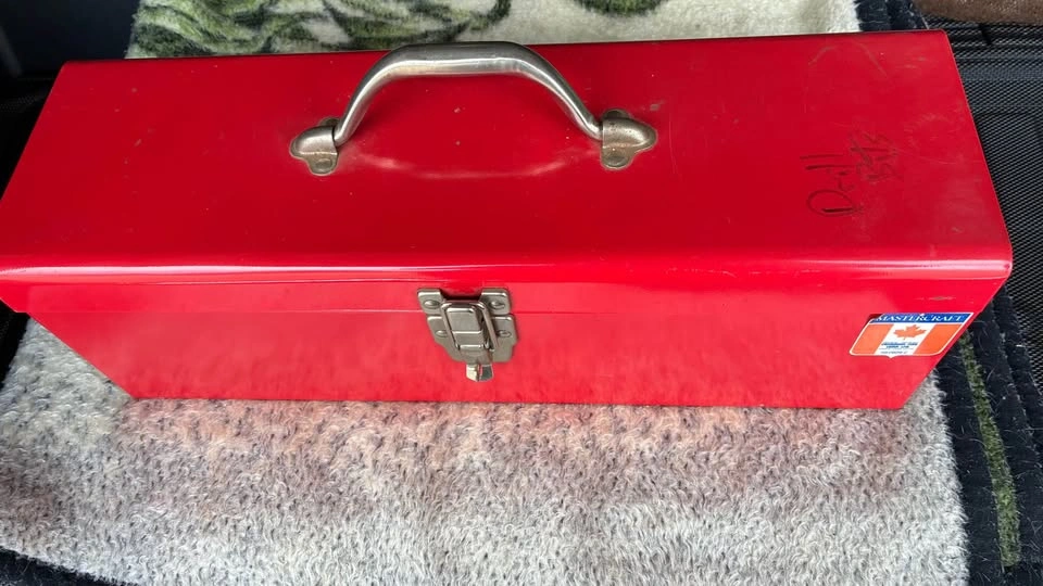 Vintage Mastercraft 19" Red Metal Toolbox