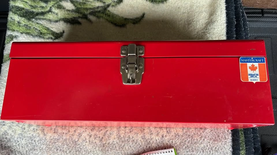 Vintage Mastercraft 19" Red Metal Toolbox - photo 4
