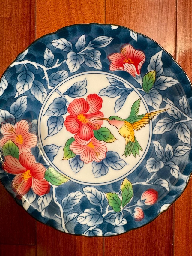 Vintage Oriental Blue & Red Porcelain Plate –Excellent Condition