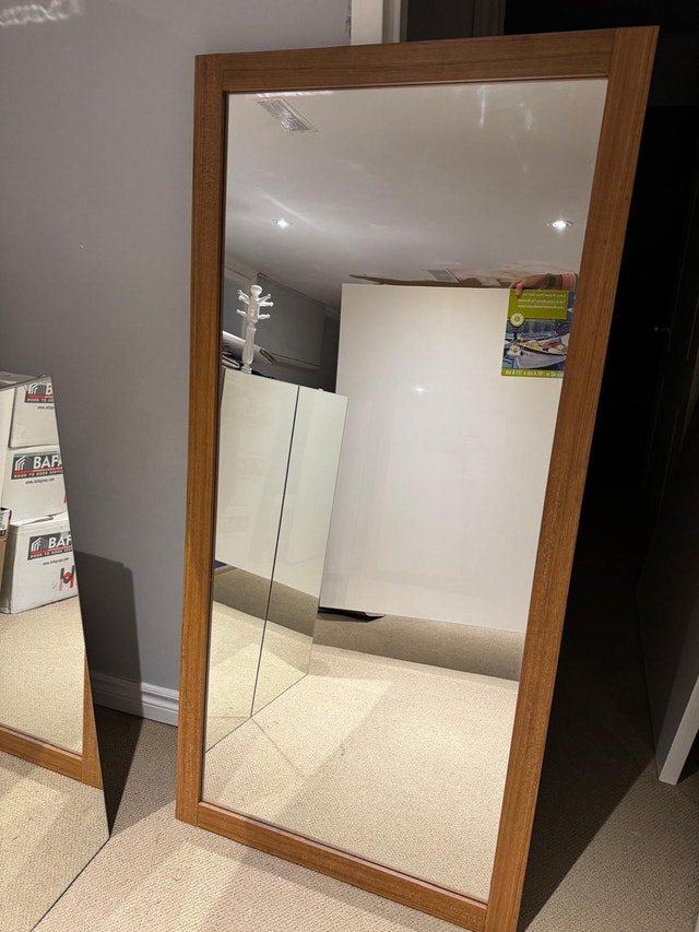 Brown Framed Mirror – Excellent Condition
