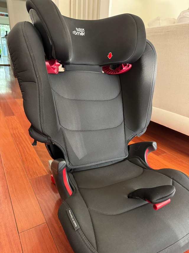 Car Seat (Britax Romer) - Excellent Condition - photo 4