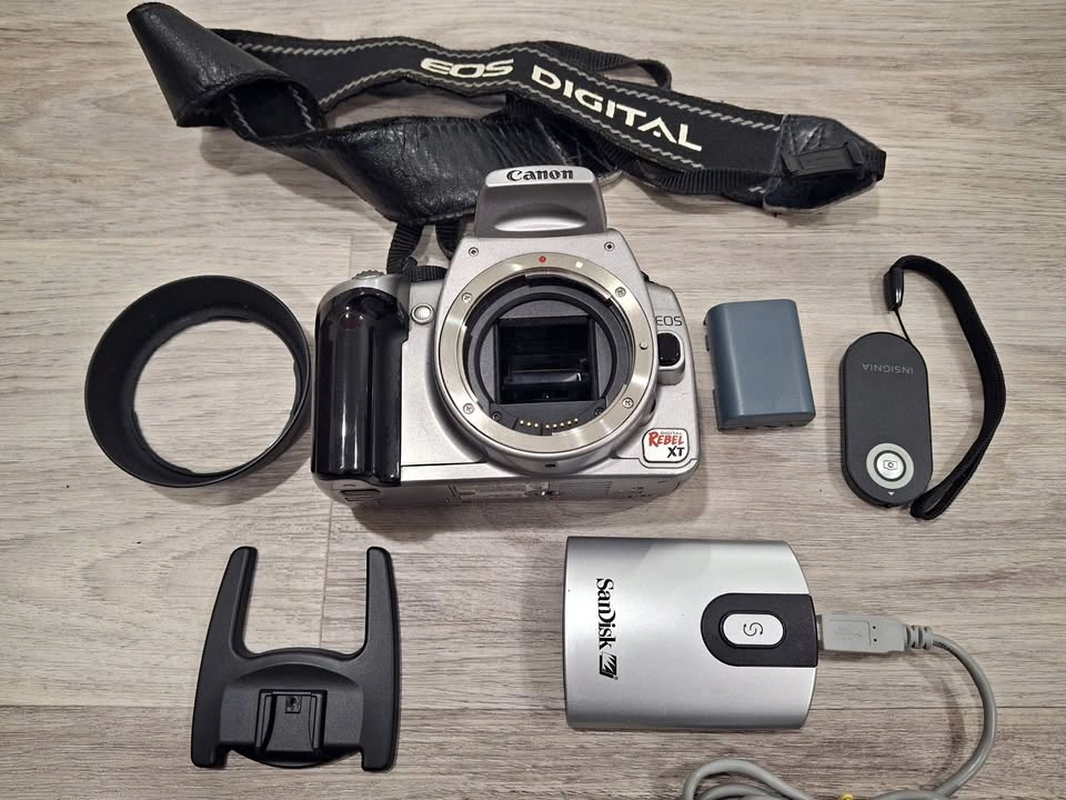 Canon EOS Digital Rebel XT DSLR Camera Body Bundle