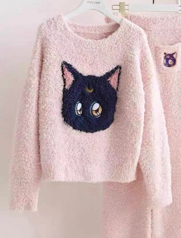 Size M Stretchable Sailor Moon Luna Fuzzy Pink Sweater - photo 2