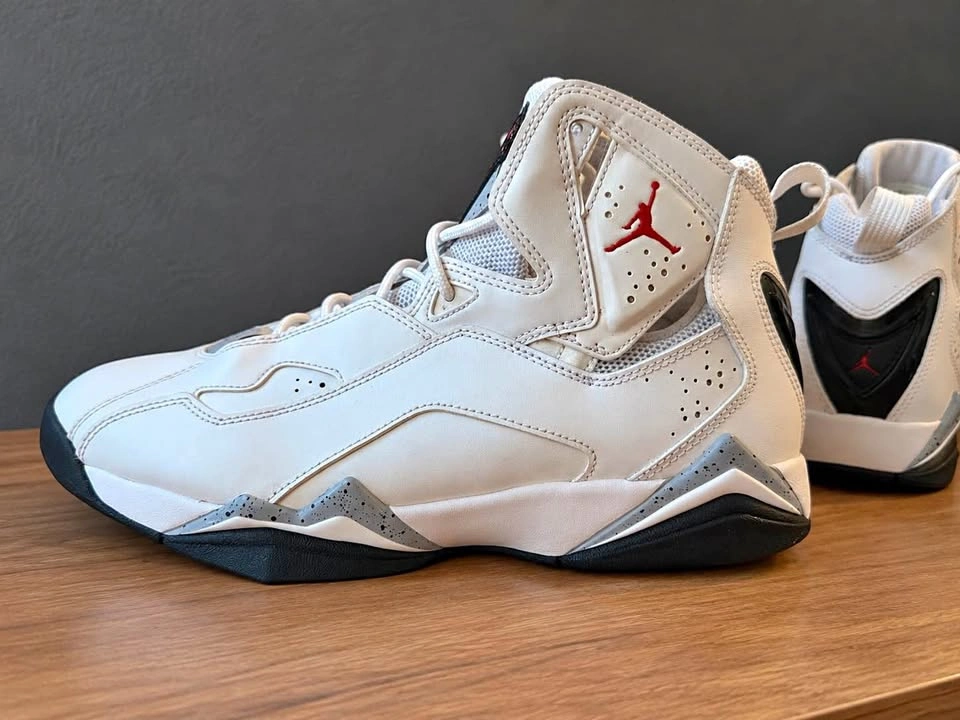 Jordan True Flight White Cement – Men’s Size 10 – Lightly Worn