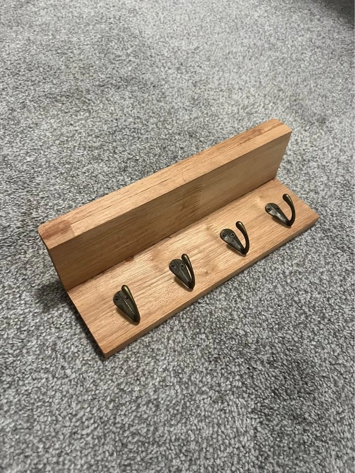 Wooden Key Holder Shelf - photo 2
