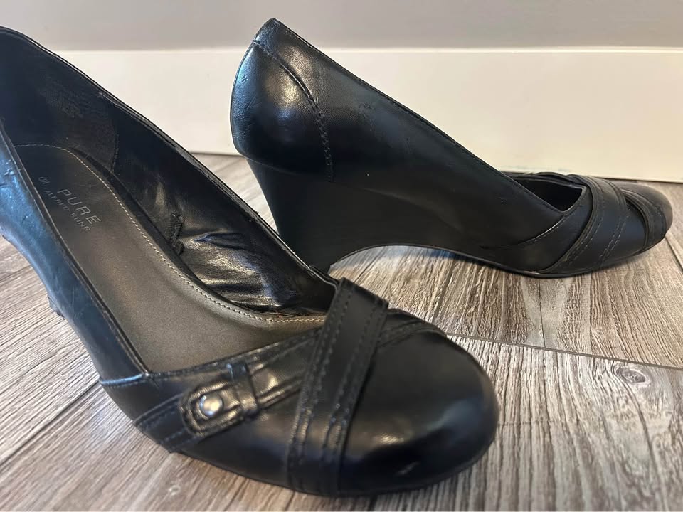 Women’s Size 9 Alfred Sung Wedge Heels - photo 4