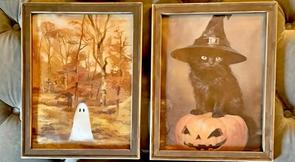 2 Halloween Canvas Prints