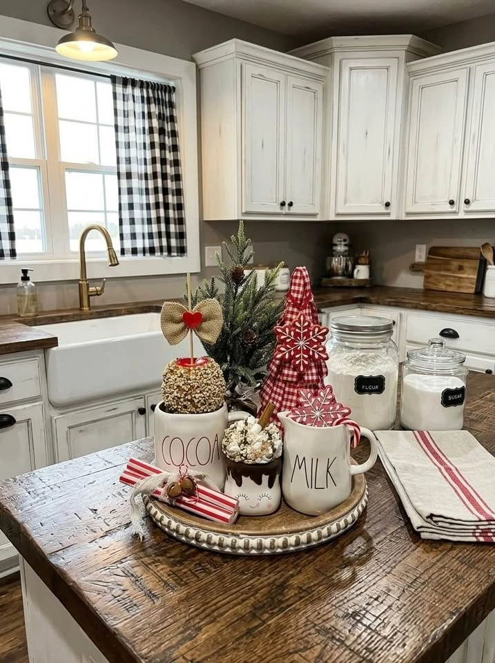 Cocoa Christmas Display - photo 2