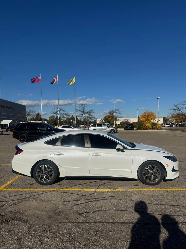 2022 Hyundai Sonata - photo 2