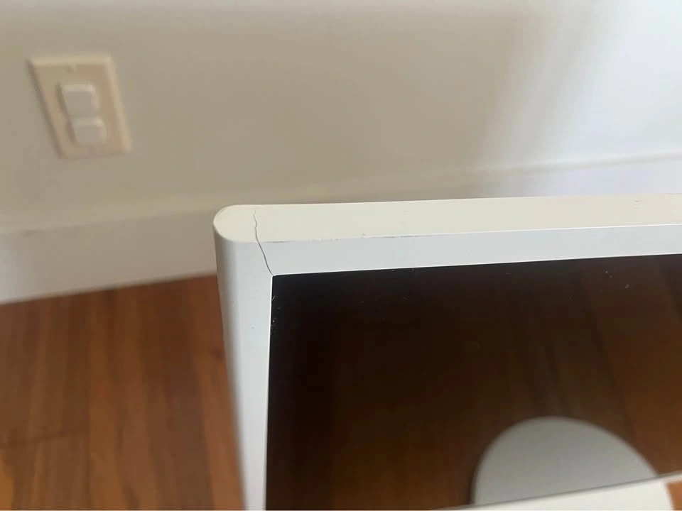 Samsung 32” Monitor – White - photo 3