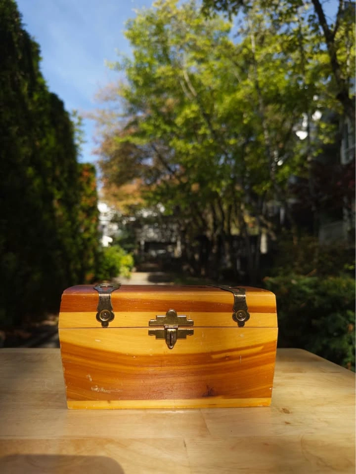 Antique Cedar Aromatic Wood Trinket Box - photo 2