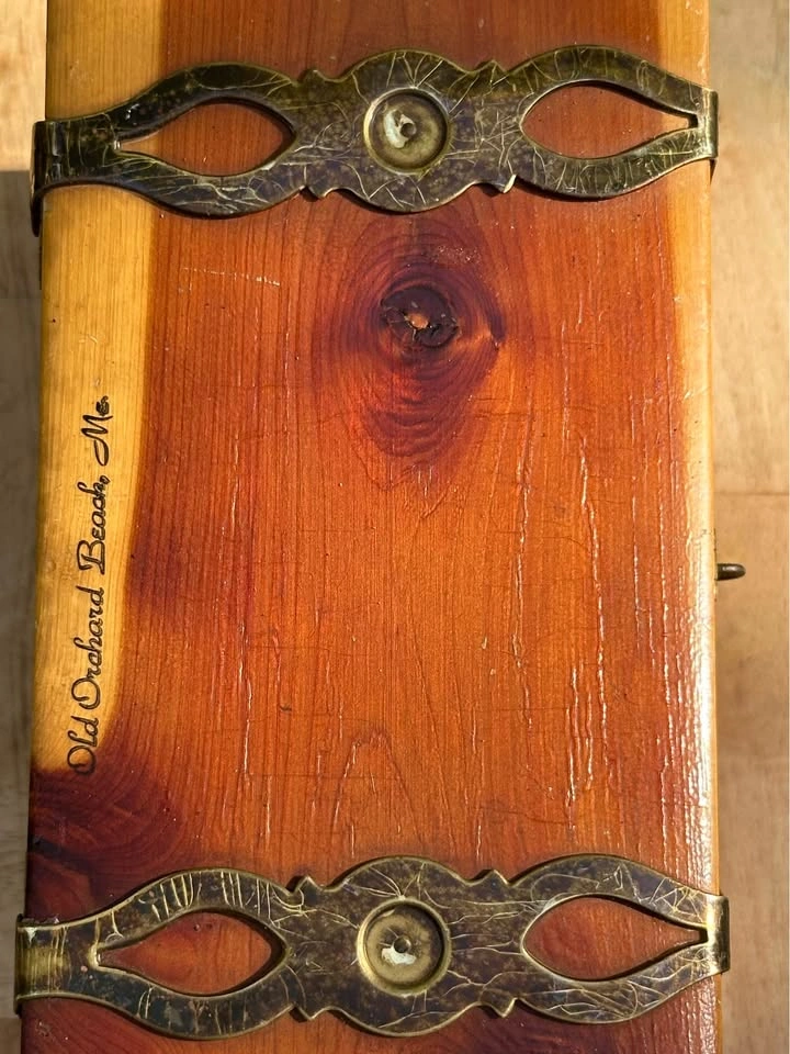 Antique Cedar Aromatic Wood Trinket Box - photo 5