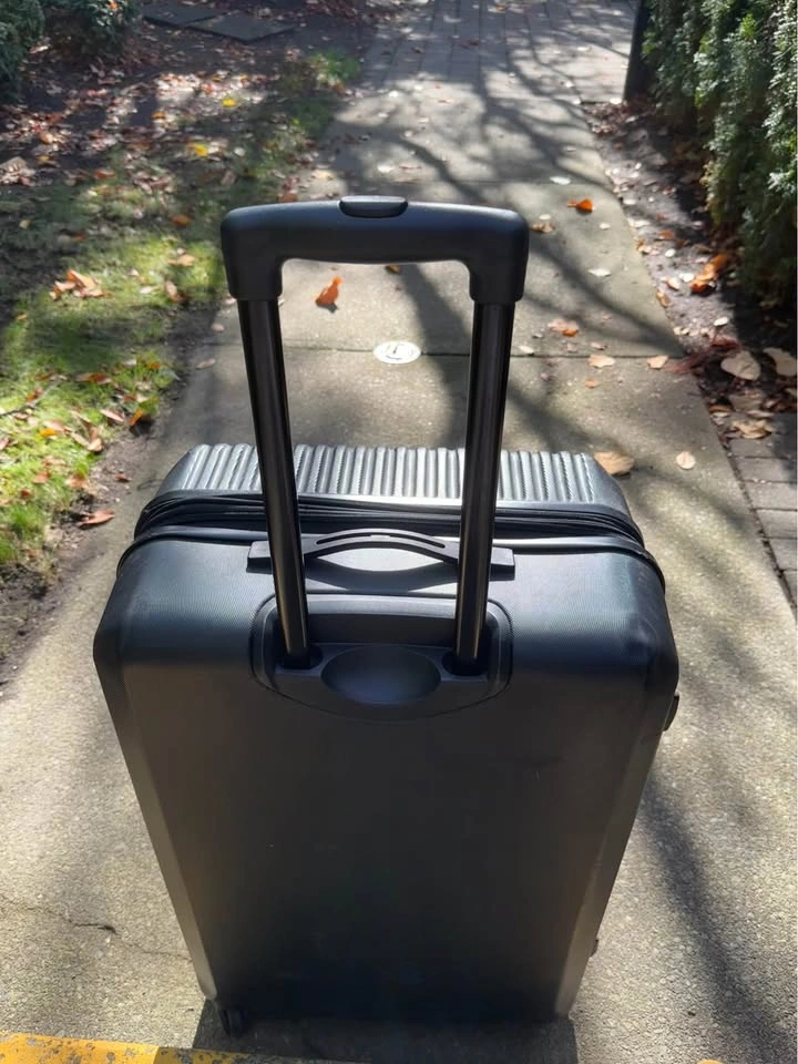Black Bugatti Tokyo 21.5” Hardshell Suitcase - photo 4