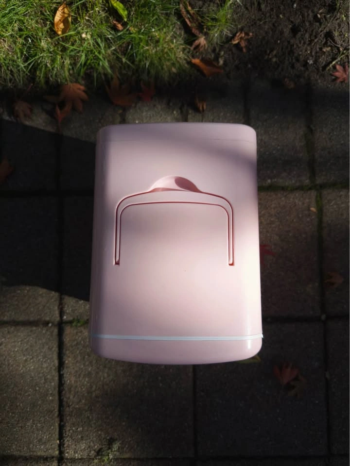 Pink Koolatron Retro Mini Fridge - photo 4