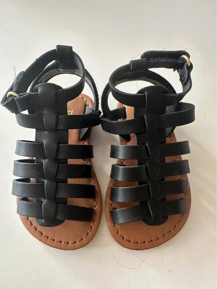 Black strappy sandals image indicator(2)