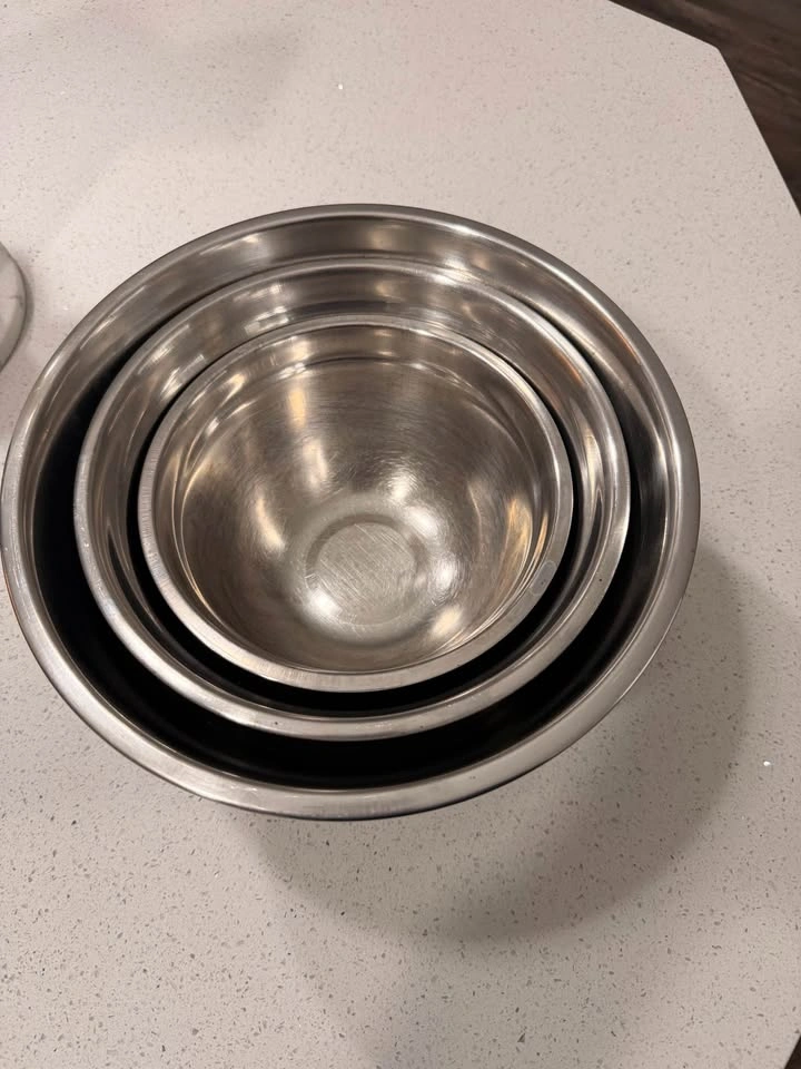 Set of 3 Stainless Steel Mixing Bowls - photo 3