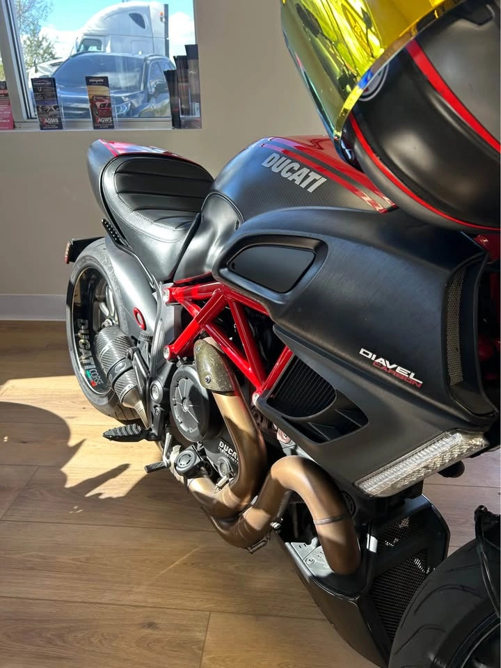 2011 Ducati Diavel - photo 3