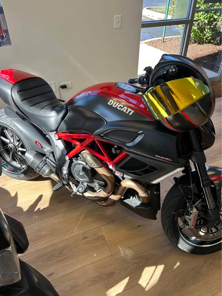 2011 Ducati Diavel - photo 4