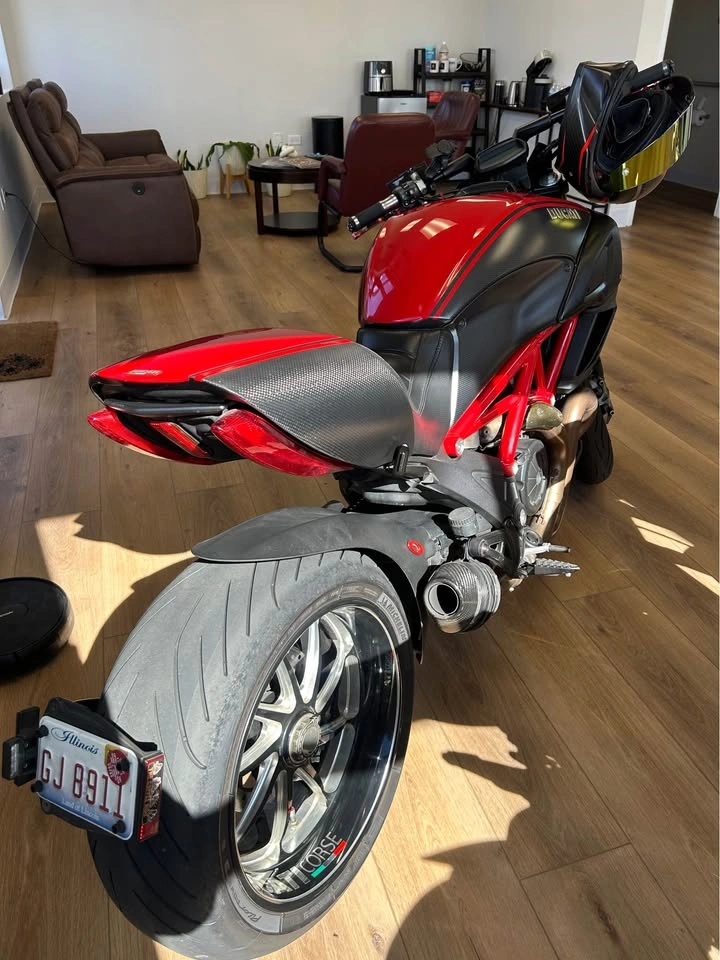 2011 Ducati Diavel - photo 5