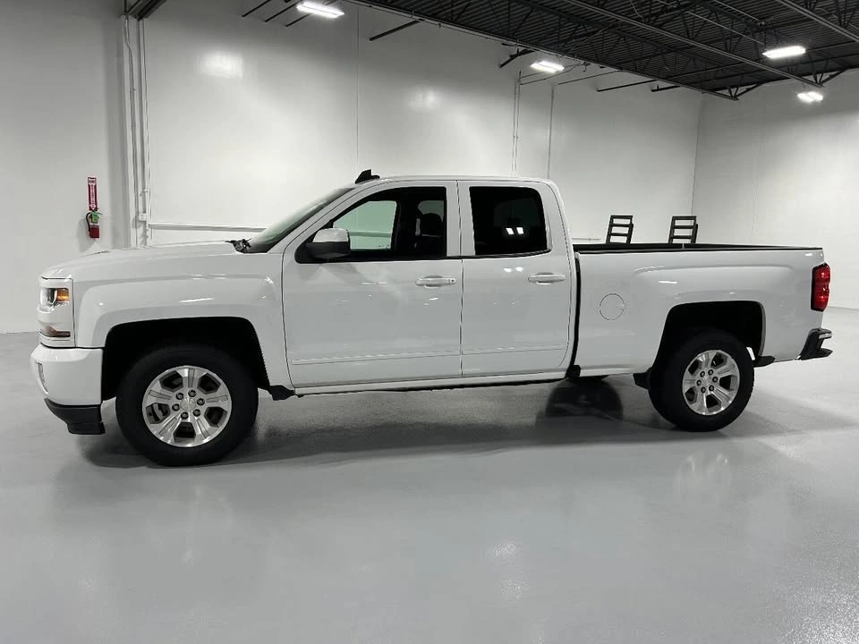 2017 Chevrolet Silverado 1500 Extended Cab Z71 4D - photo 2