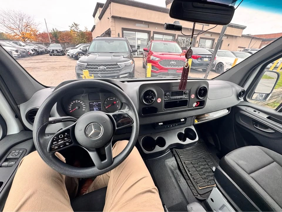 2023 Mercedes-Benz Sprinter 2500 Cargo - photo 3